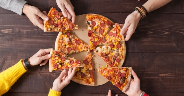כמה קלוריות יש במשולש פיצה (2)